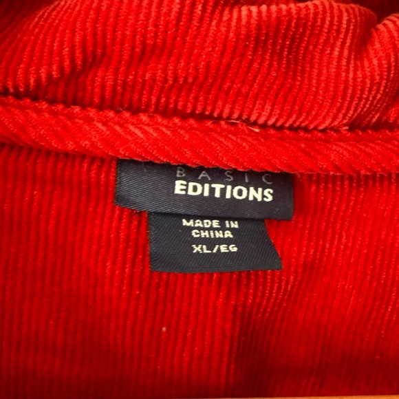 Women's Red Quilted Vest - Picture 6 of 6